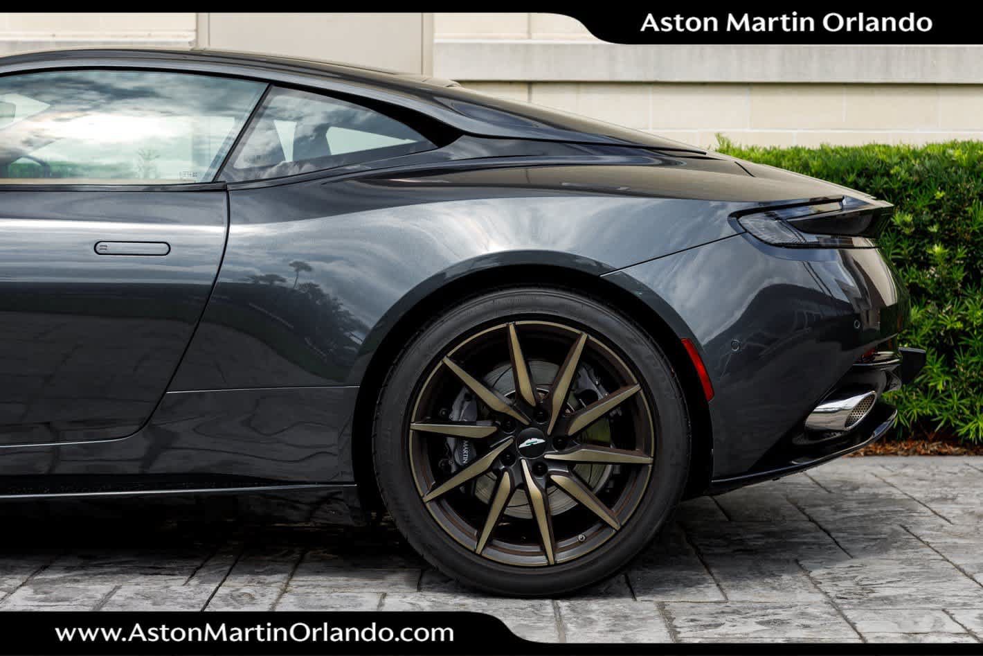 Used 2022 Aston Martin DB11 Coupe RWD image 36