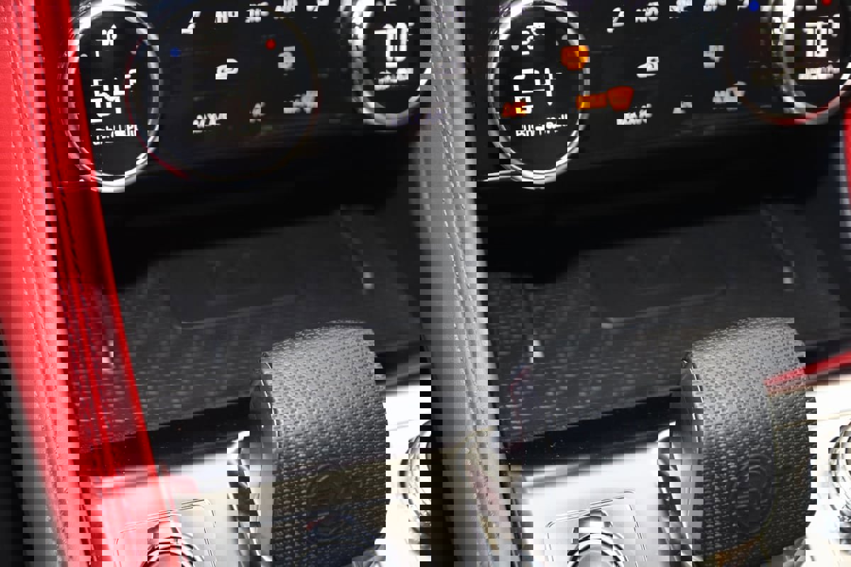 Used 2024 Jaguar F-PACE SVR image 54