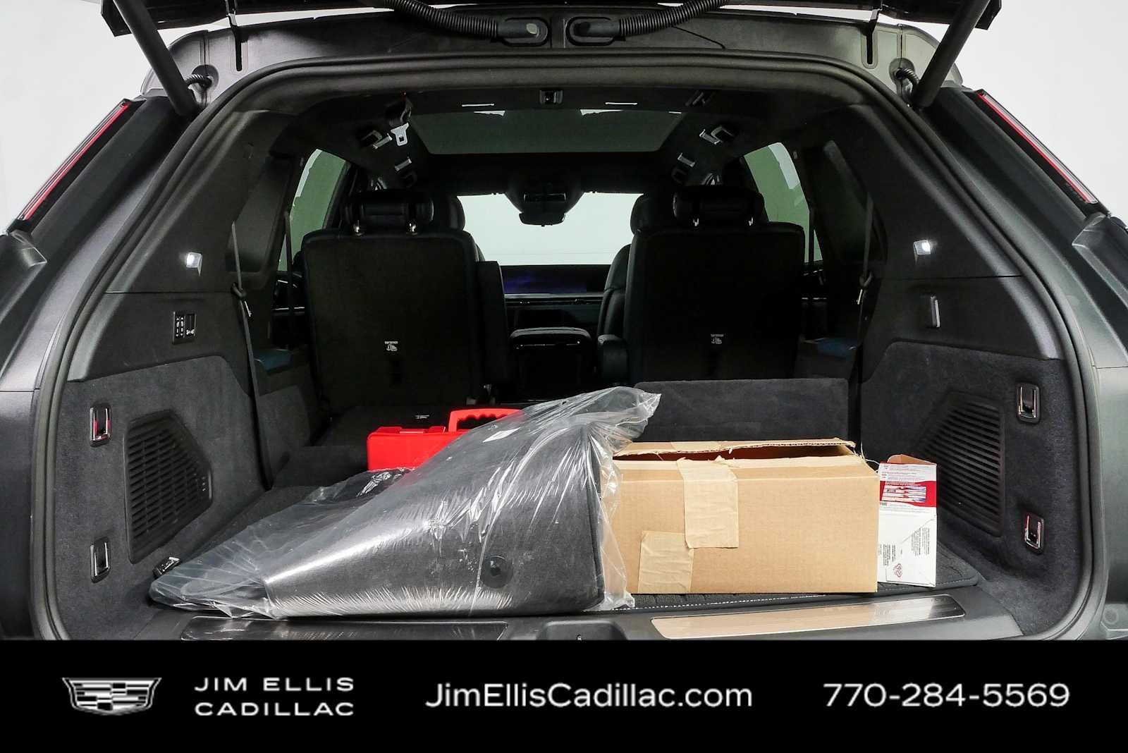 Used 2025 Cadillac Escalade IQ Luxury 2 w/ LPO, Premium Carpet Package AWD/4WD image 33