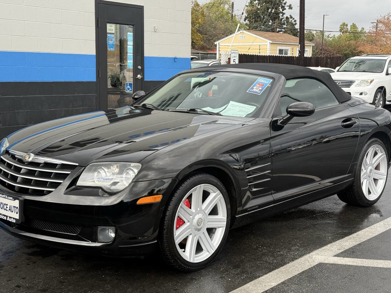 Used 2005 Chrysler Crossfire Convertible image 3