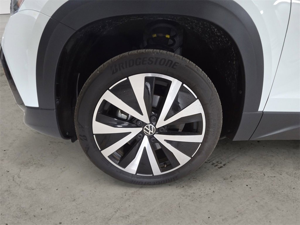 Used 2022 Volkswagen Taos SE image 14