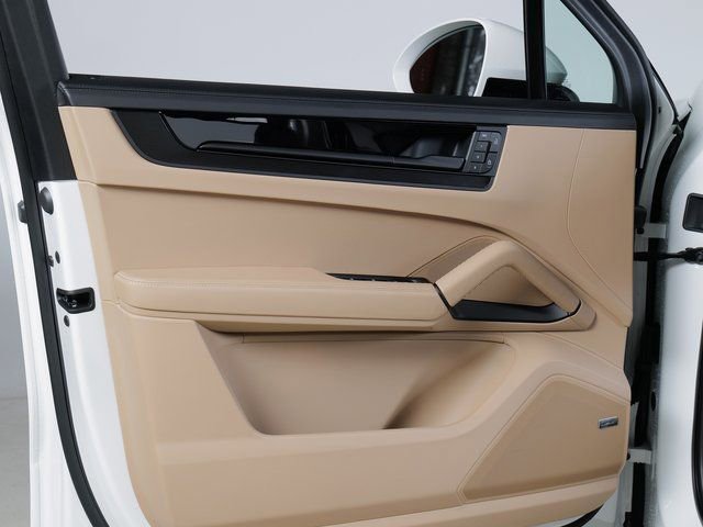 New 2026 Porsche Cayenne GTS image 26