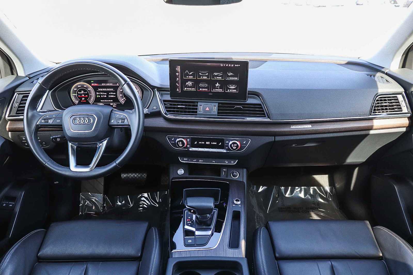 Used 2023 Audi Q5 e Premium w/ Convenience Package image 16