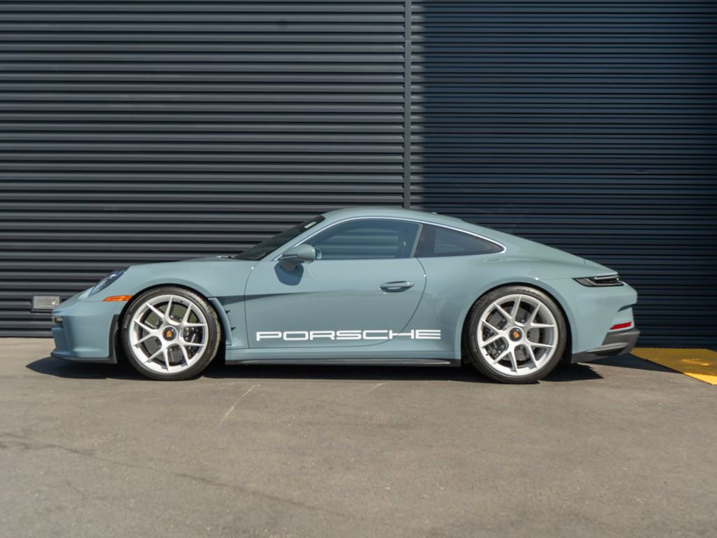 Certified 2024 Porsche 911 GT3 RS RWD image 2