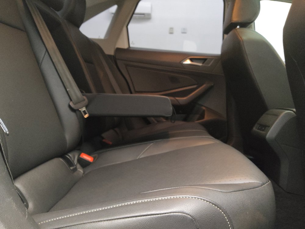Used 2019 Volkswagen Jetta SE w/ Cold Weather Package FWD image 19