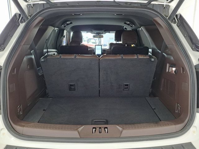 Used 2022 Ford Explorer King Ranch w/ Premium Technology Package AWD/4WD image 32