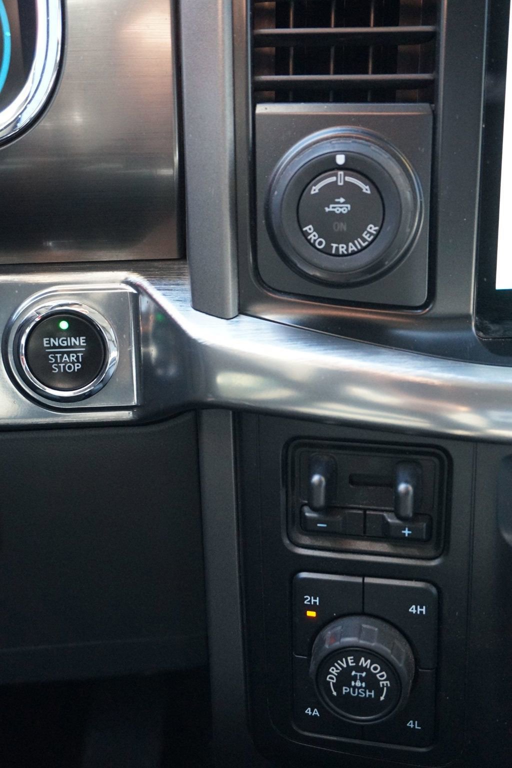 Used 2021 Ford F150 Lariat w/ Equipment Group 501A Mid image 30