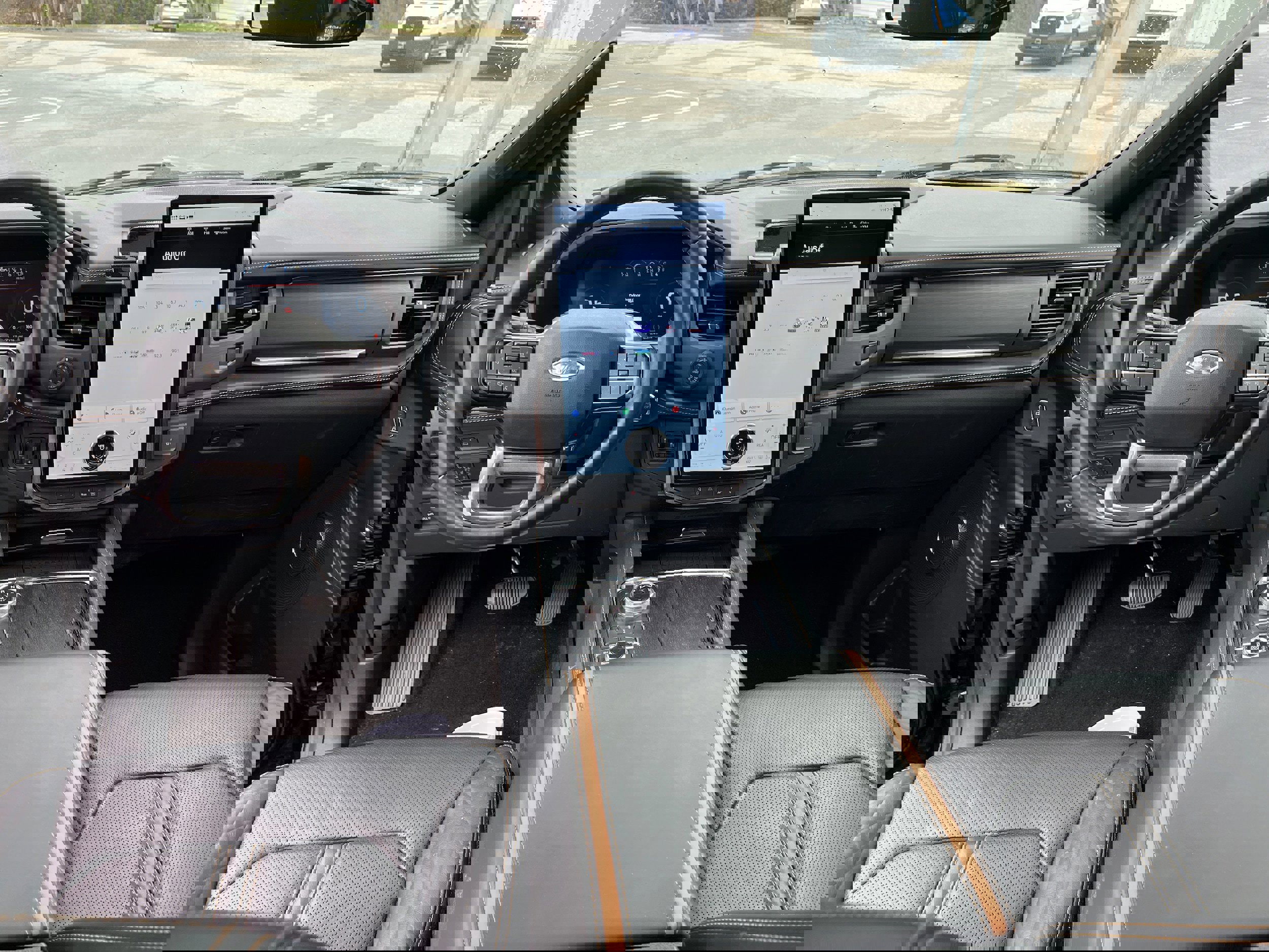 Certified 2023 Ford Expedition Max Platinum AWD/4WD image 12