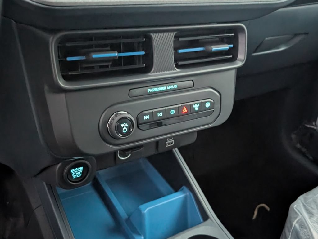 New 2026 Ford Maverick XLT w/ XLT Luxury Package AWD/4WD image 8