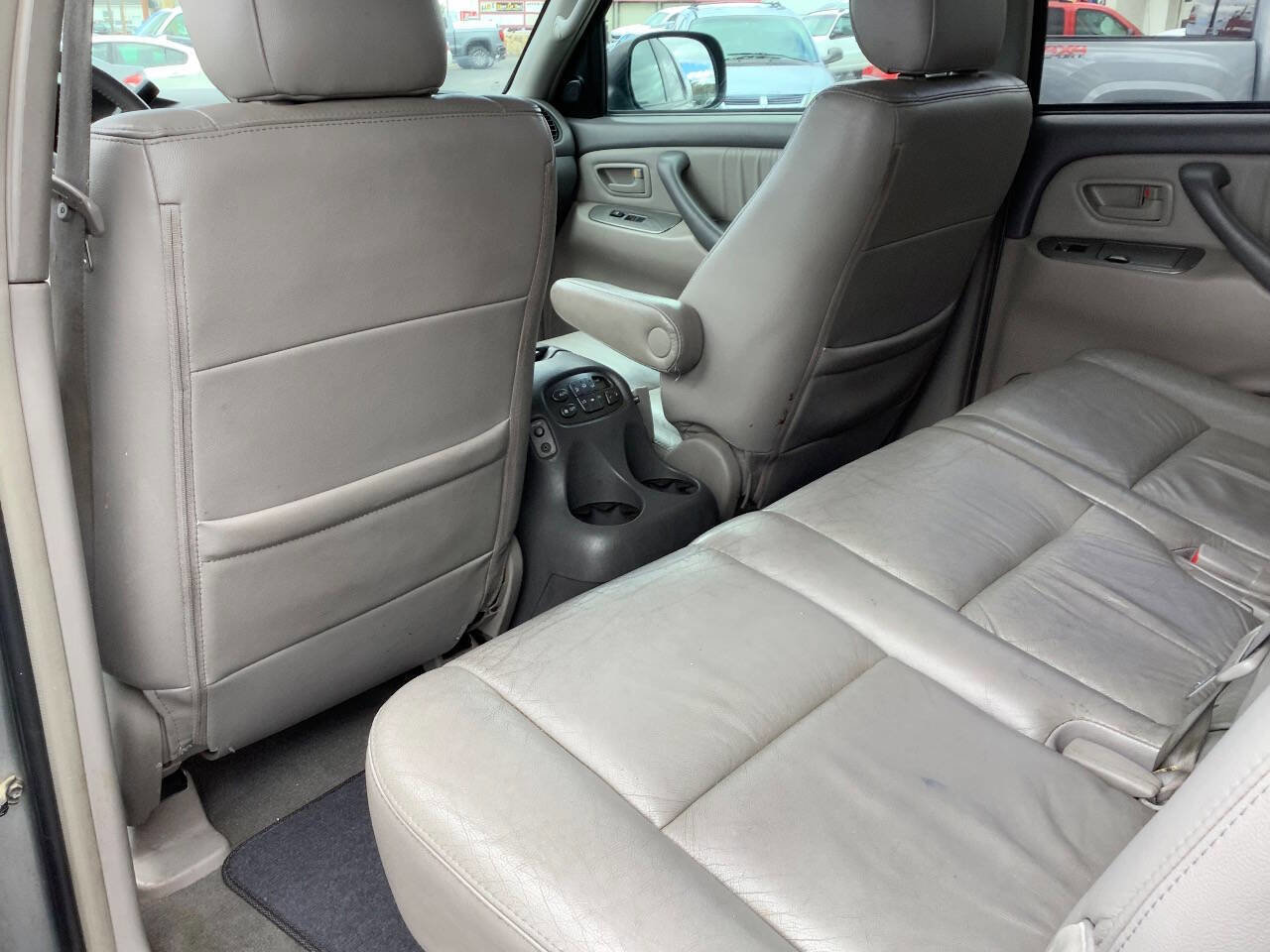 Used 2006 Toyota Sequoia Limited image 25