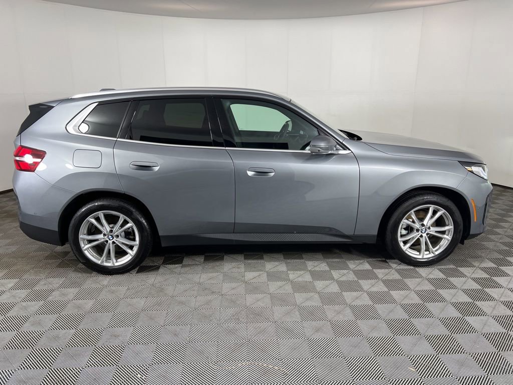 Used 2025 BMW X3 xDrive30i image 3