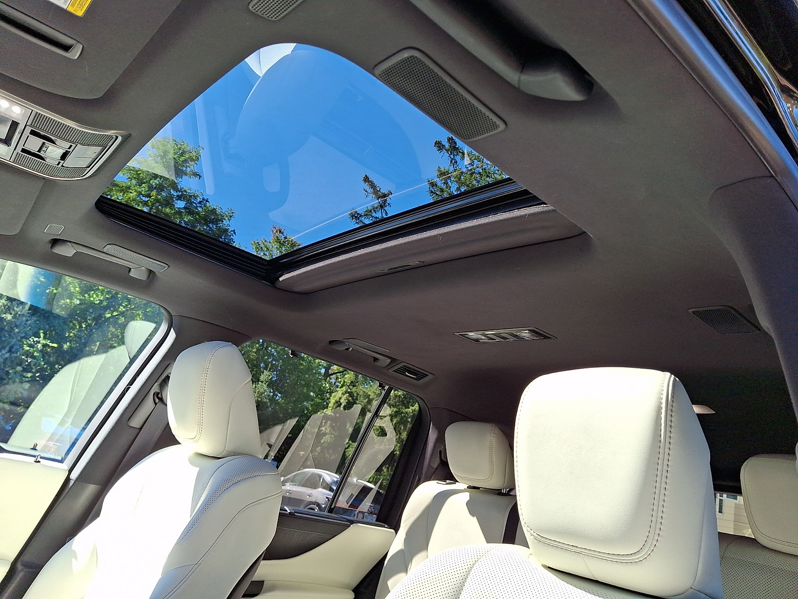 Certified 2023 Lexus LX 600 4WD w/ Appearance Package image 15