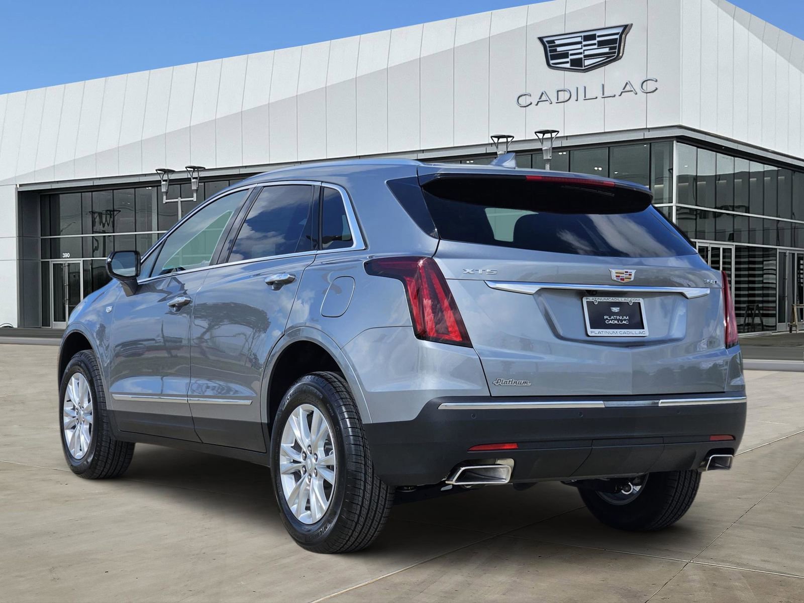 New 2026 Cadillac XT5 Luxury image 4