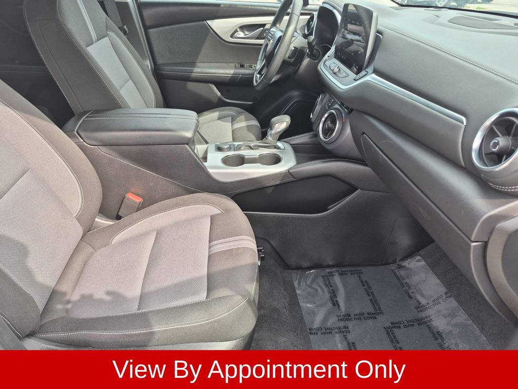 Used 2025 Chevrolet Blazer LT FWD image 30