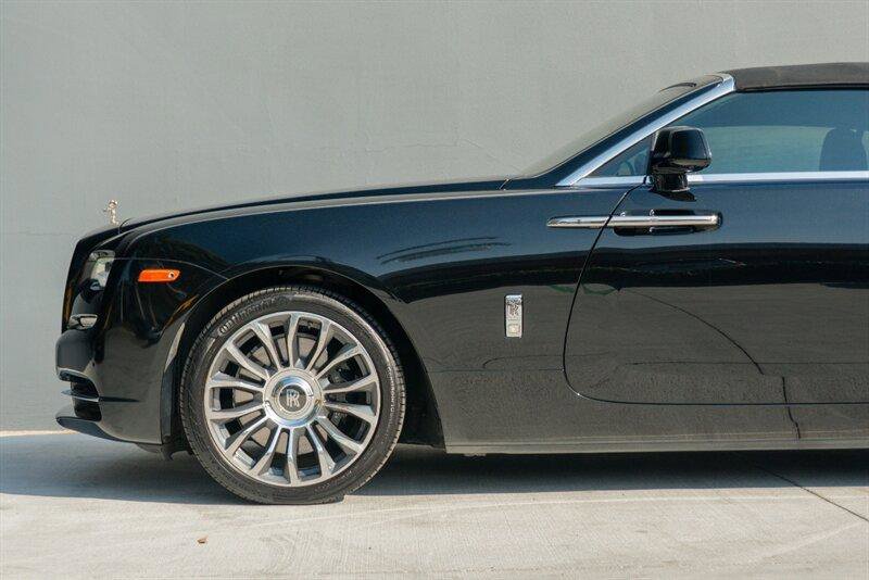 Used 2018 Rolls-Royce Dawn image 18