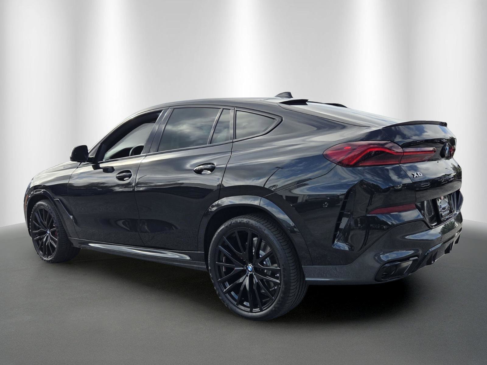 Certified 2023 BMW X6 M50i w/ Parking Assistance Package image 5