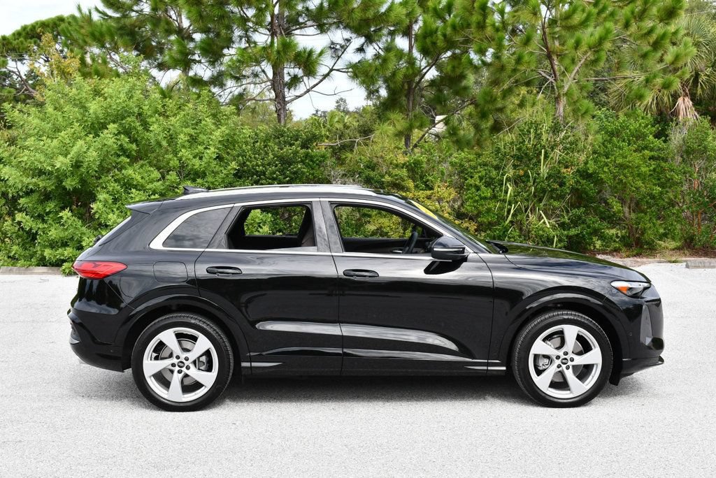 Used 2025 Audi Q5 Prestige AWD/4WD image 32