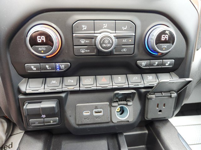 Used 2021 Chevrolet Silverado 1500 High Country AWD/4WD image 45