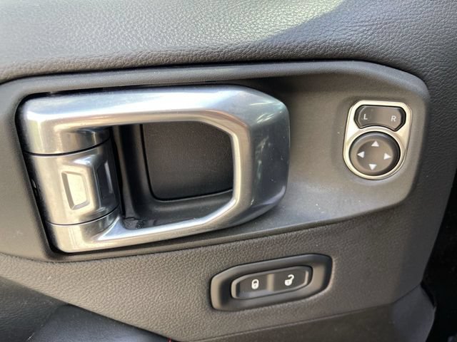 Used 2024 Jeep Gladiator Rubicon AWD/4WD image 13