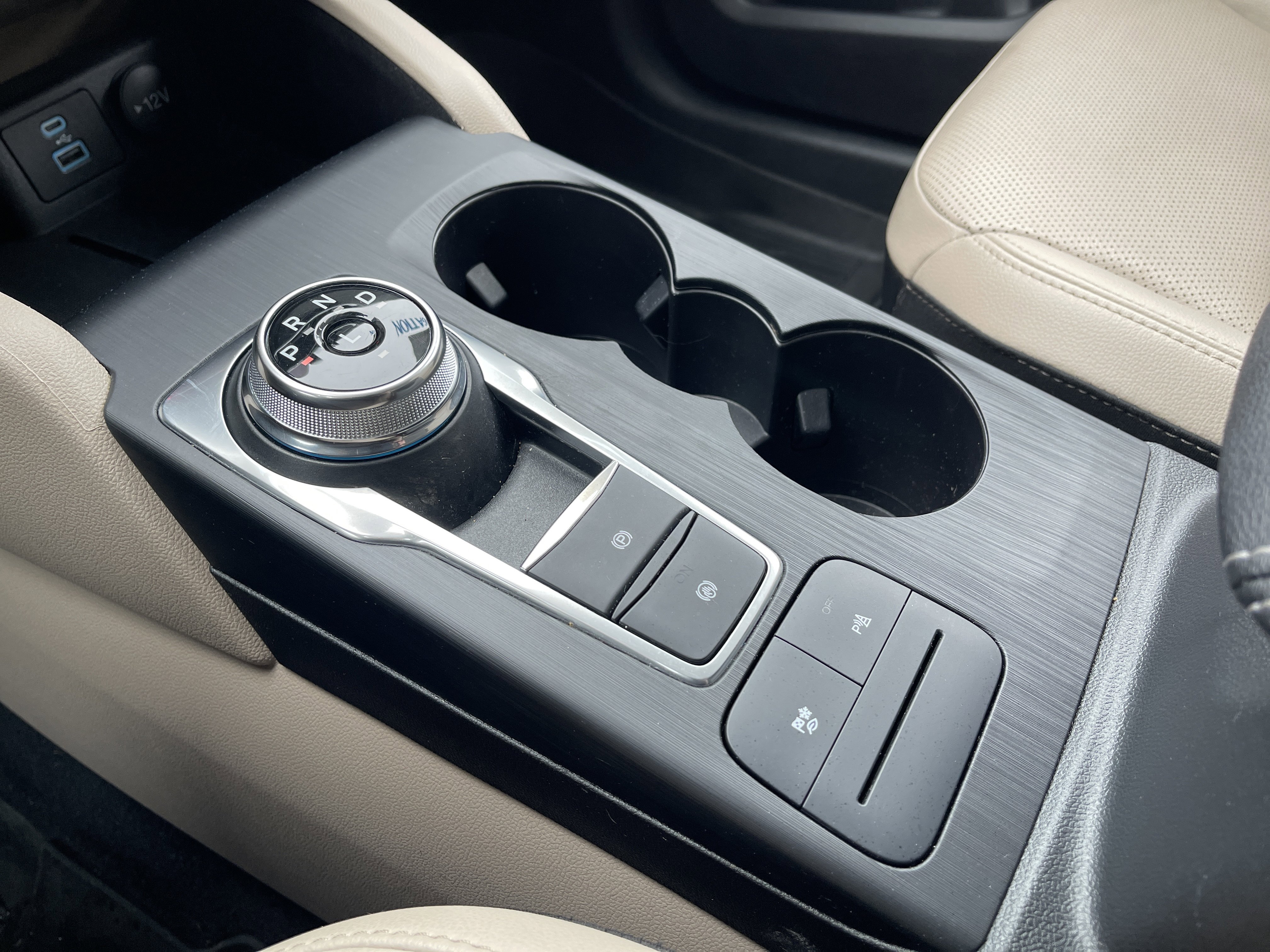 Certified 2022 Ford Escape Titanium image 22