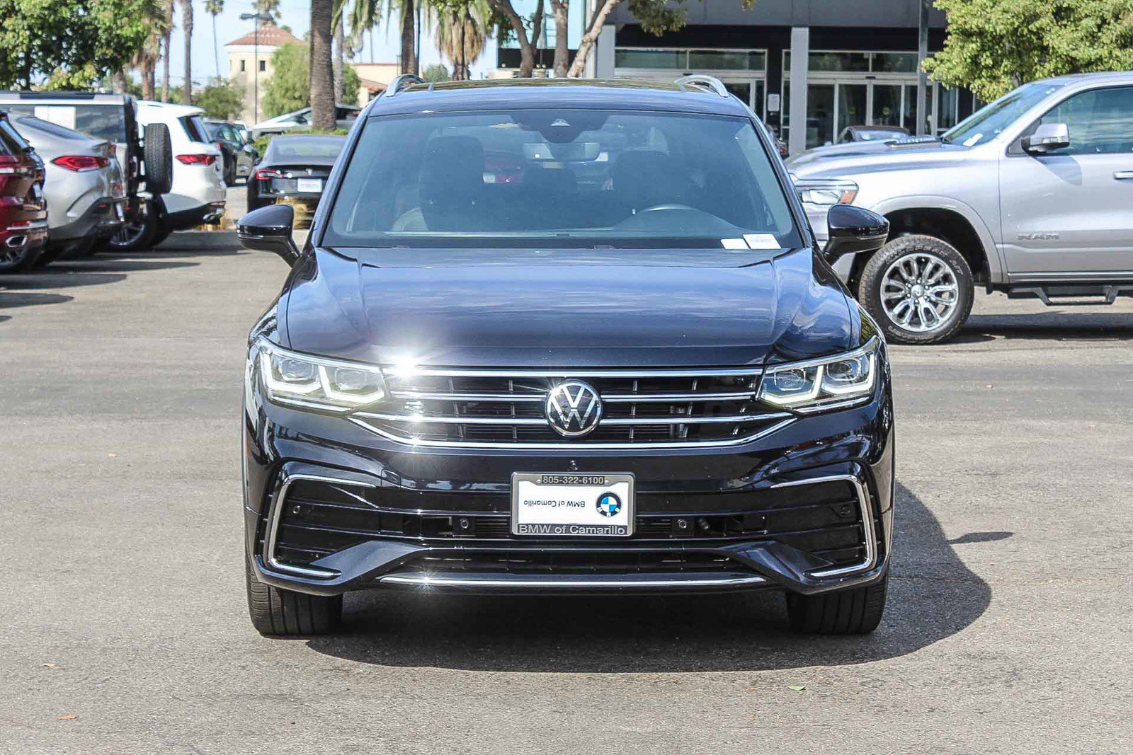 Used 2022 Volkswagen Tiguan SEL R-Line image 2