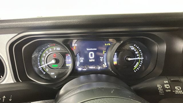 Used 2024 Jeep Wrangler Unlimited w/ Convenience Group AWD/4WD image 17
