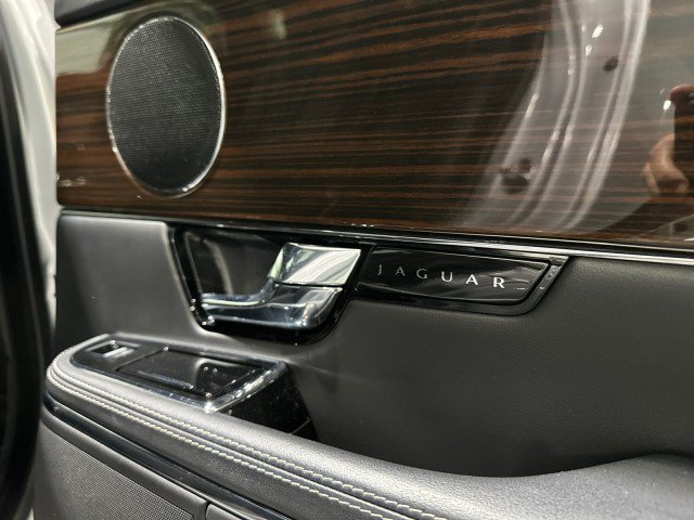 Used 2011 Jaguar XJ RWD image 46