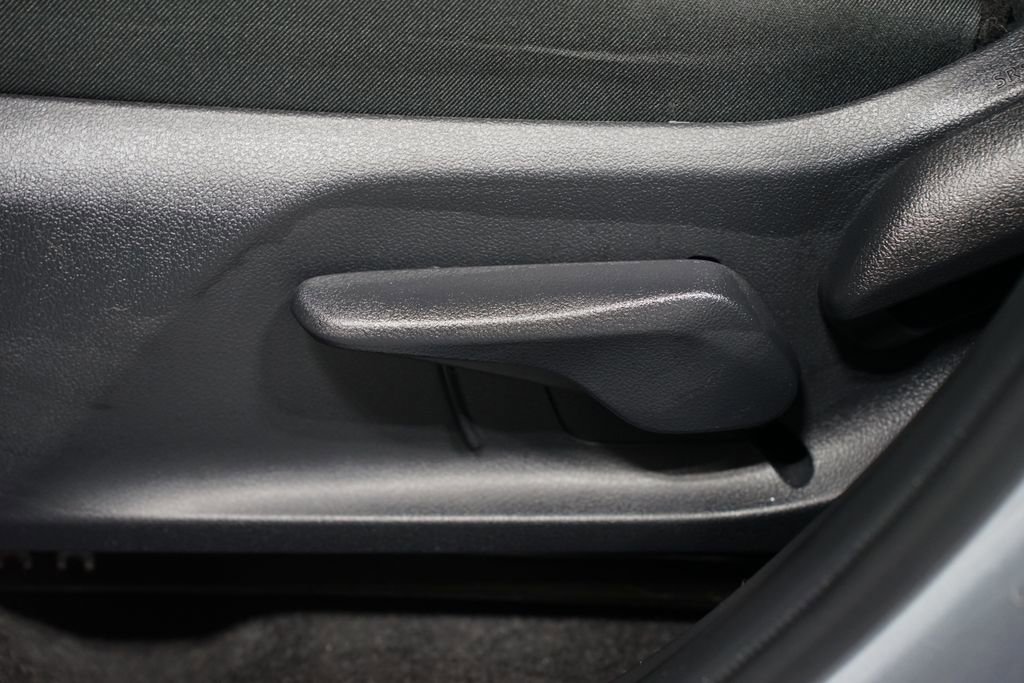 Used 2024 Toyota RAV4 LE image 31