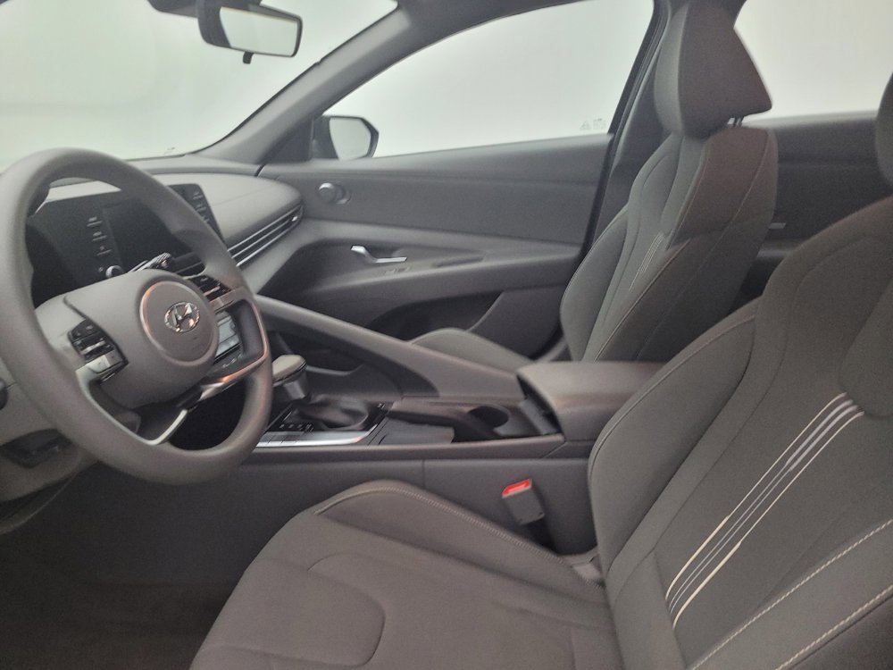Used 2023 Hyundai Elantra SEL w/ Cargo Package FWD image 17
