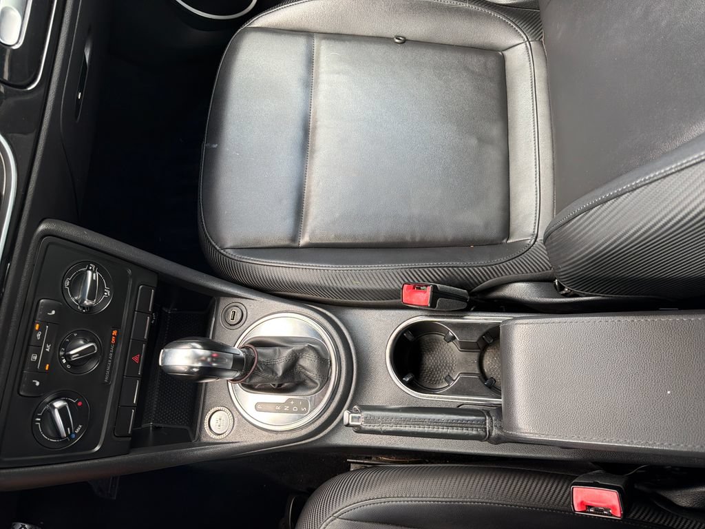 Used 2013 Volkswagen Beetle 2.5 FWD image 26