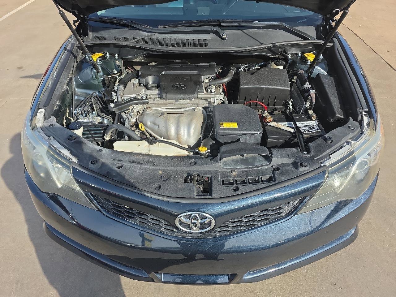 Used 2014 Toyota Camry SE image 24