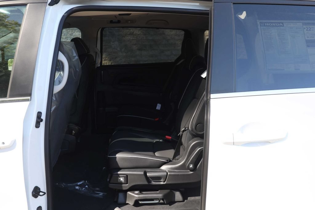 New 2026 Honda Odyssey Touring image 10
