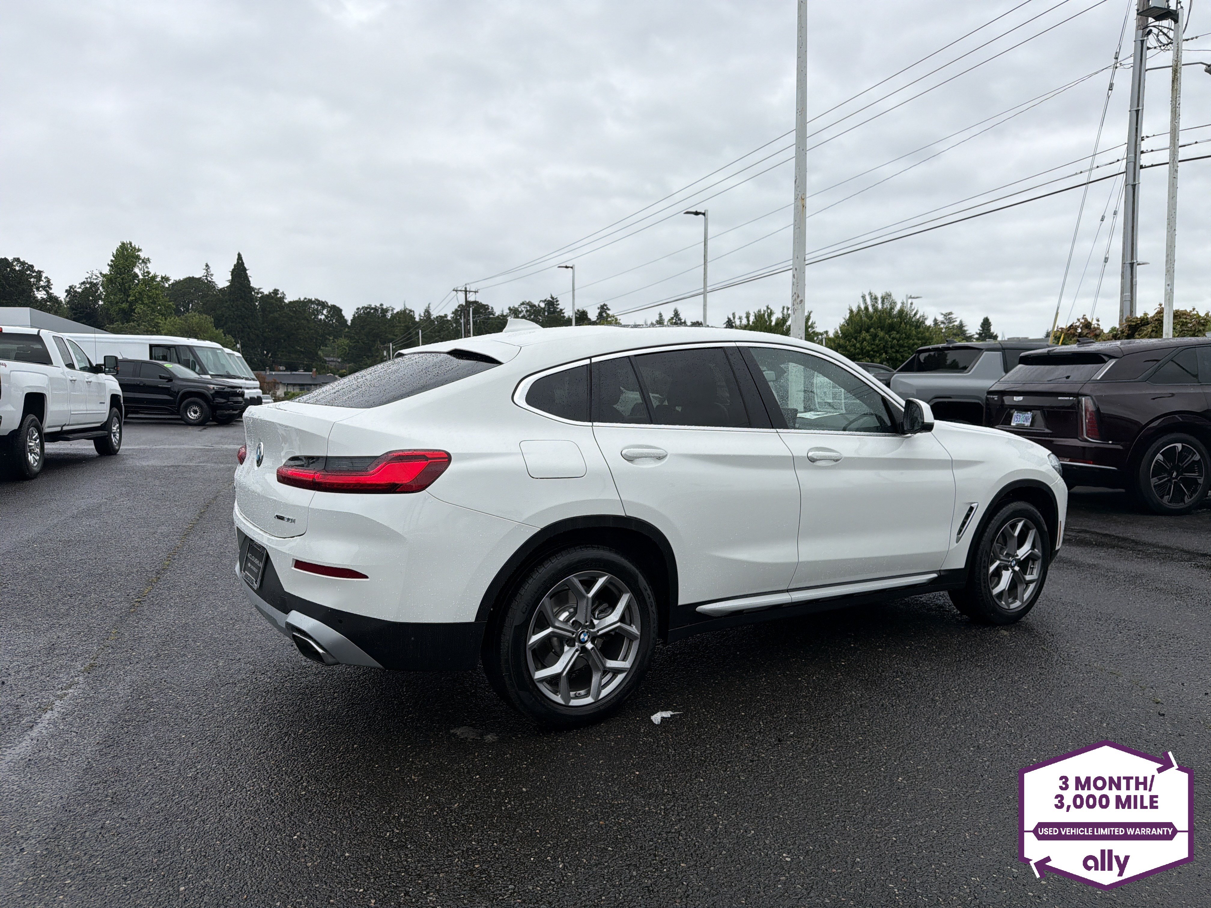 Used 2025 BMW X4 xDrive30i AWD/4WD image 6