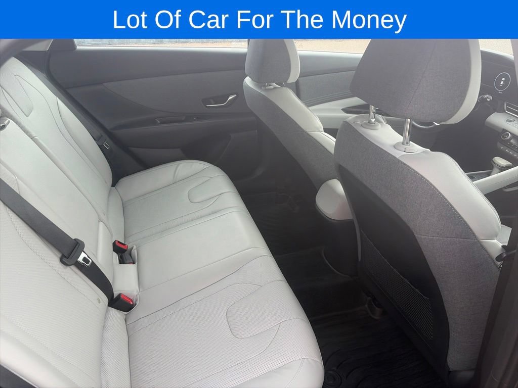 Used 2023 Hyundai Elantra Limited FWD image 11