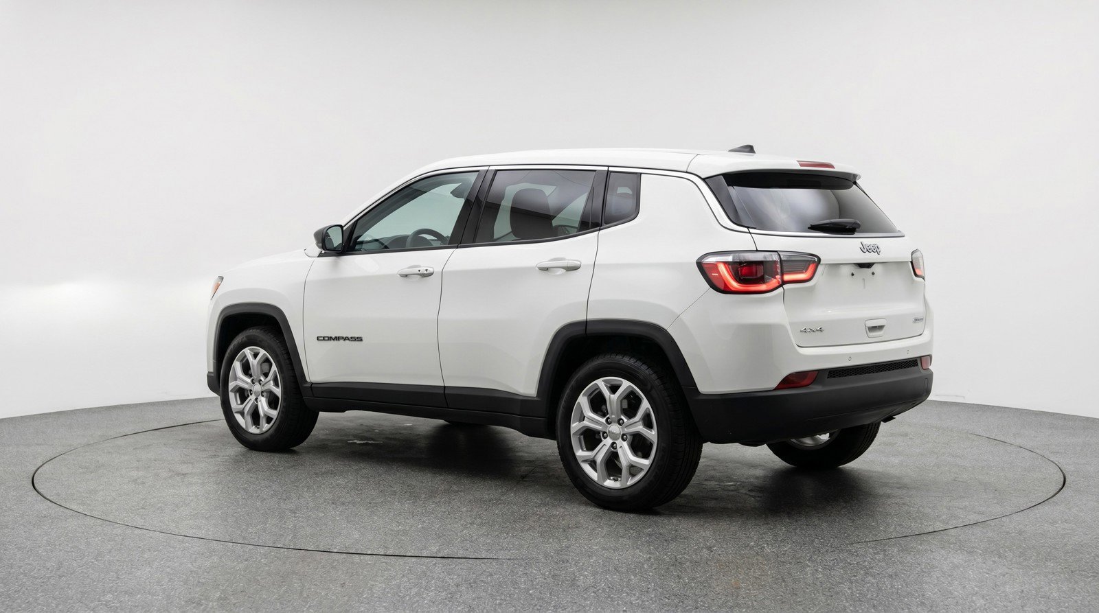 Used 2025 Jeep Compass Latitude AWD/4WD image 6