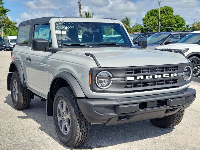 New 2026 Ford Bronco 2-Door AWD/4WD image 2