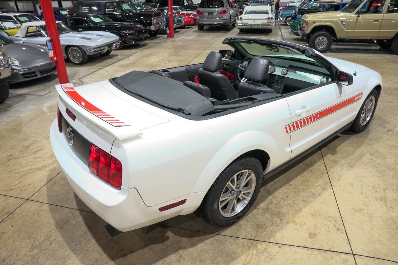 Used 2005 Ford Mustang Premium image 17