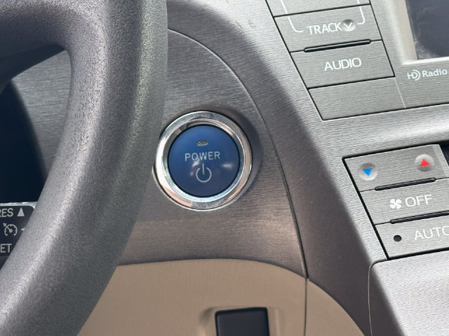 Used 2015 Toyota Prius Three FWD image 24