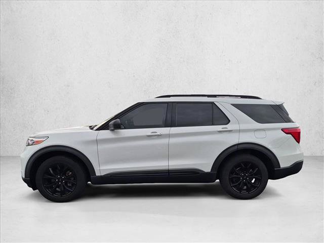 Used 2020 Ford Explorer XLT w/ Equipment Group 202A AWD/4WD image 8