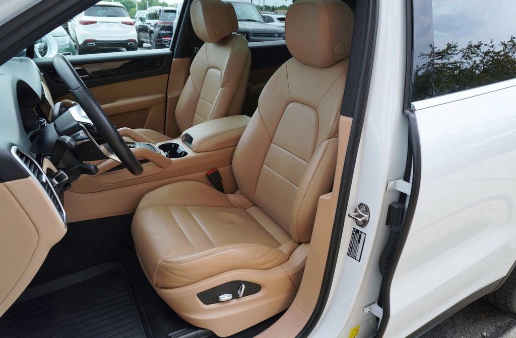 Used 2019 Porsche Cayenne AWD/4WD image 11