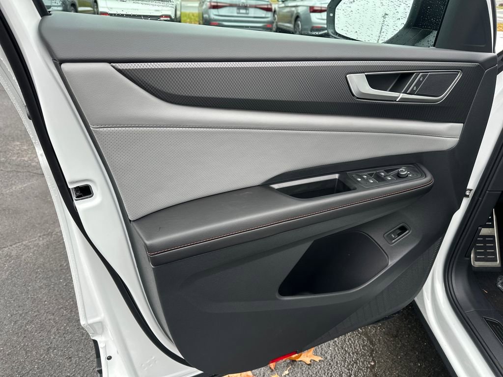 New 2026 Volkswagen Atlas Peak Edition image 5