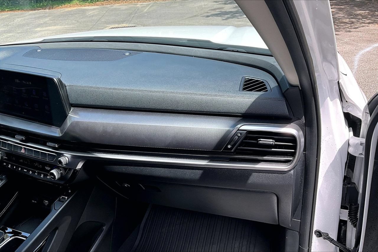 Used 2024 Kia Telluride S AWD/4WD image 23