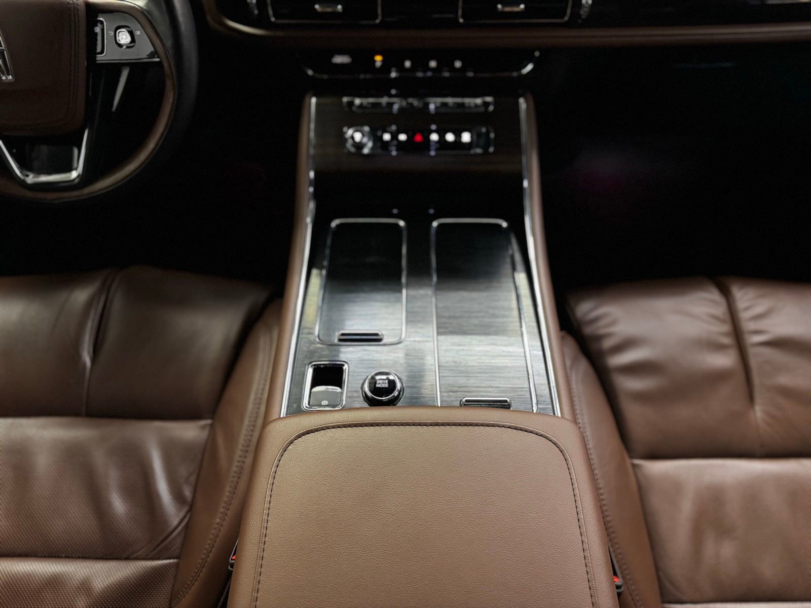 Used 2025 Lincoln Aviator Reserve w/ Equipment Group 201A image 28