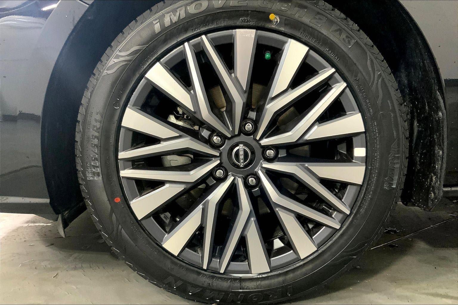 Used 2025 Nissan Altima 2.5 SV image 9