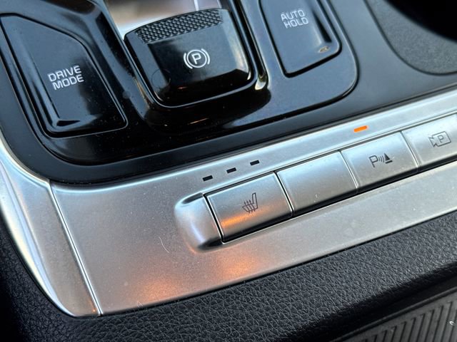 Used 2025 Kia Carnival EX FWD image 24