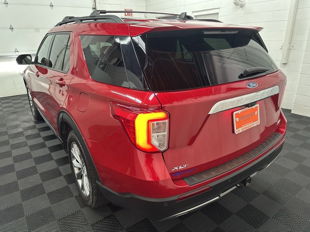 Used 2023 Ford Explorer XLT w/ Equipment Group 202A image 8