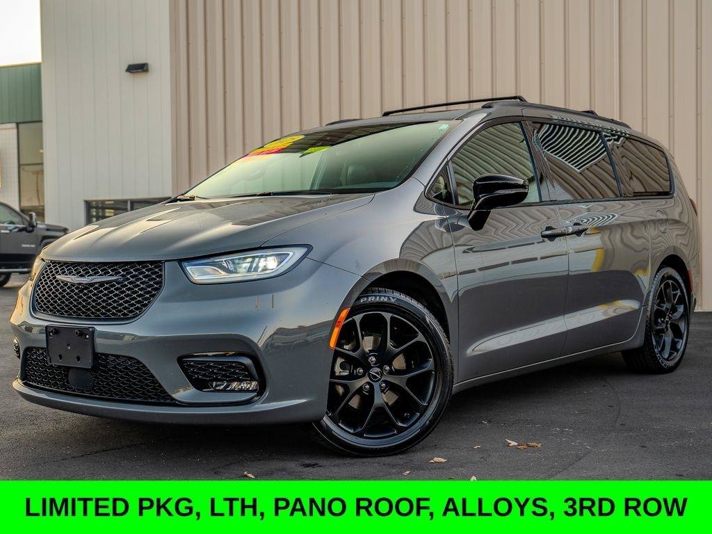 Used 2025 Chrysler Pacifica Limited FWD image 6