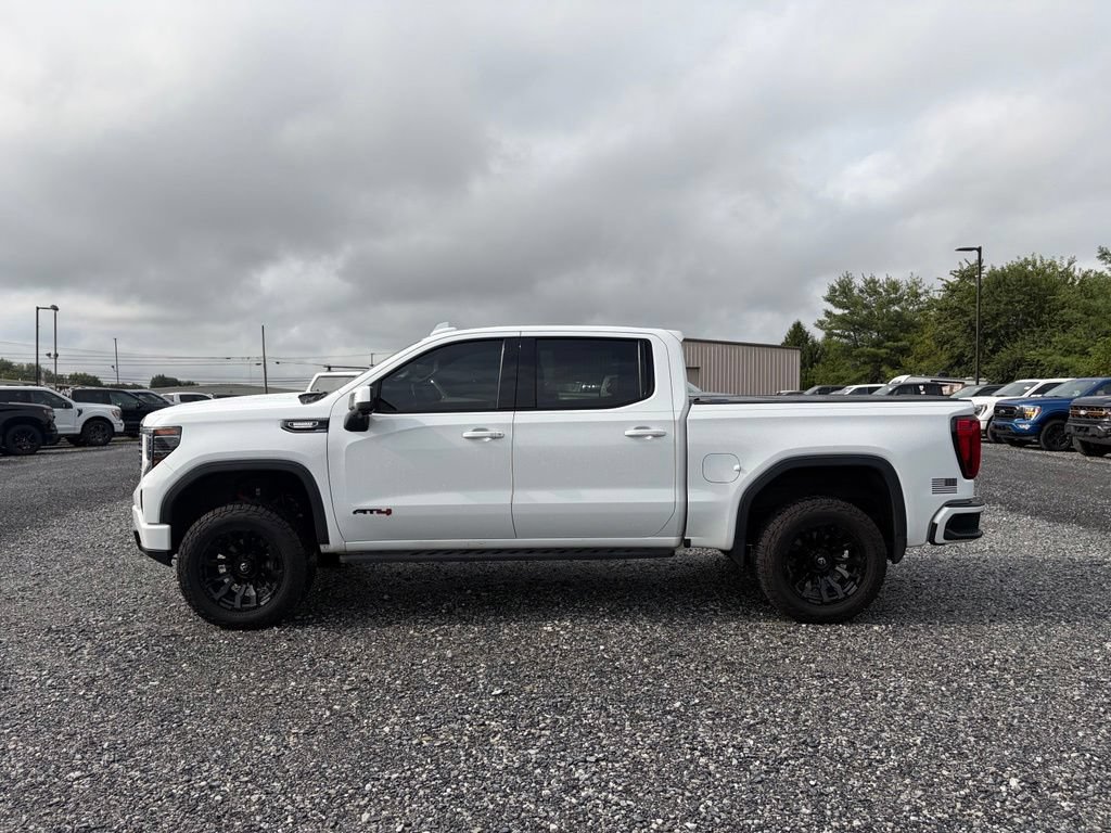 Used 2022 GMC Sierra 1500 AT4 w/ AT4 Preferred Package AWD/4WD image 5