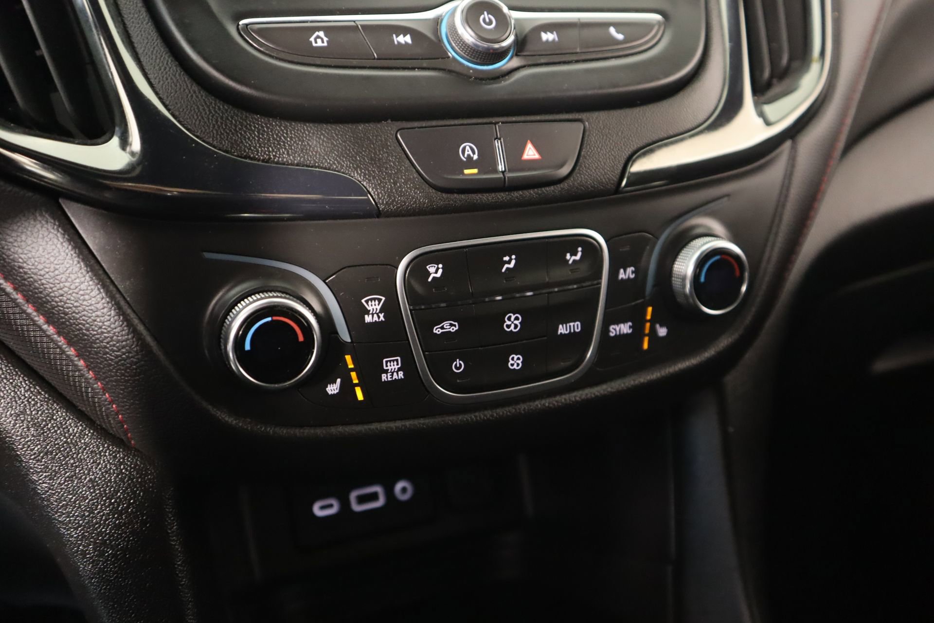 Used 2024 Chevrolet Equinox RS w/ LPO, Floor Liner Package FWD image 7