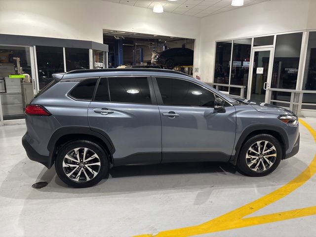 Used 2025 Toyota Corolla Cross XLE w/ Convenience Package AWD/4WD image 10